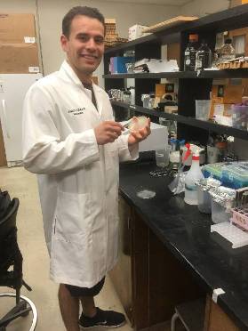 lsamp student in lab